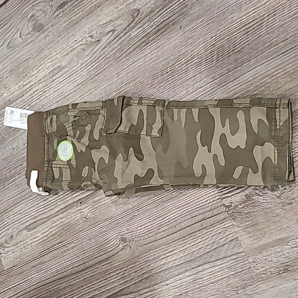 Carter's Woven Camo Pant Size 2T - Picture 3 of 5